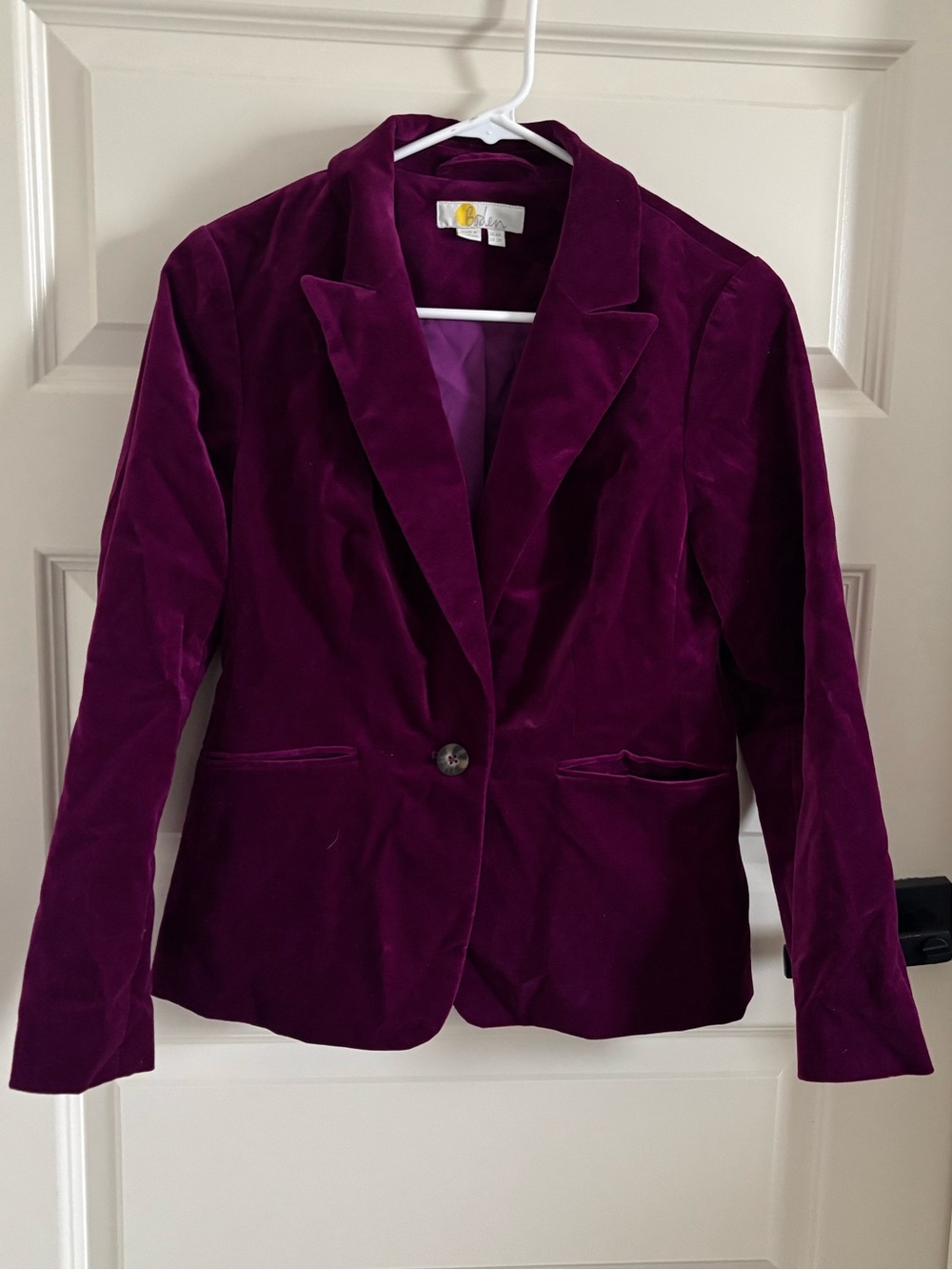 Boden Velvet Single-Button Blazer in Plum